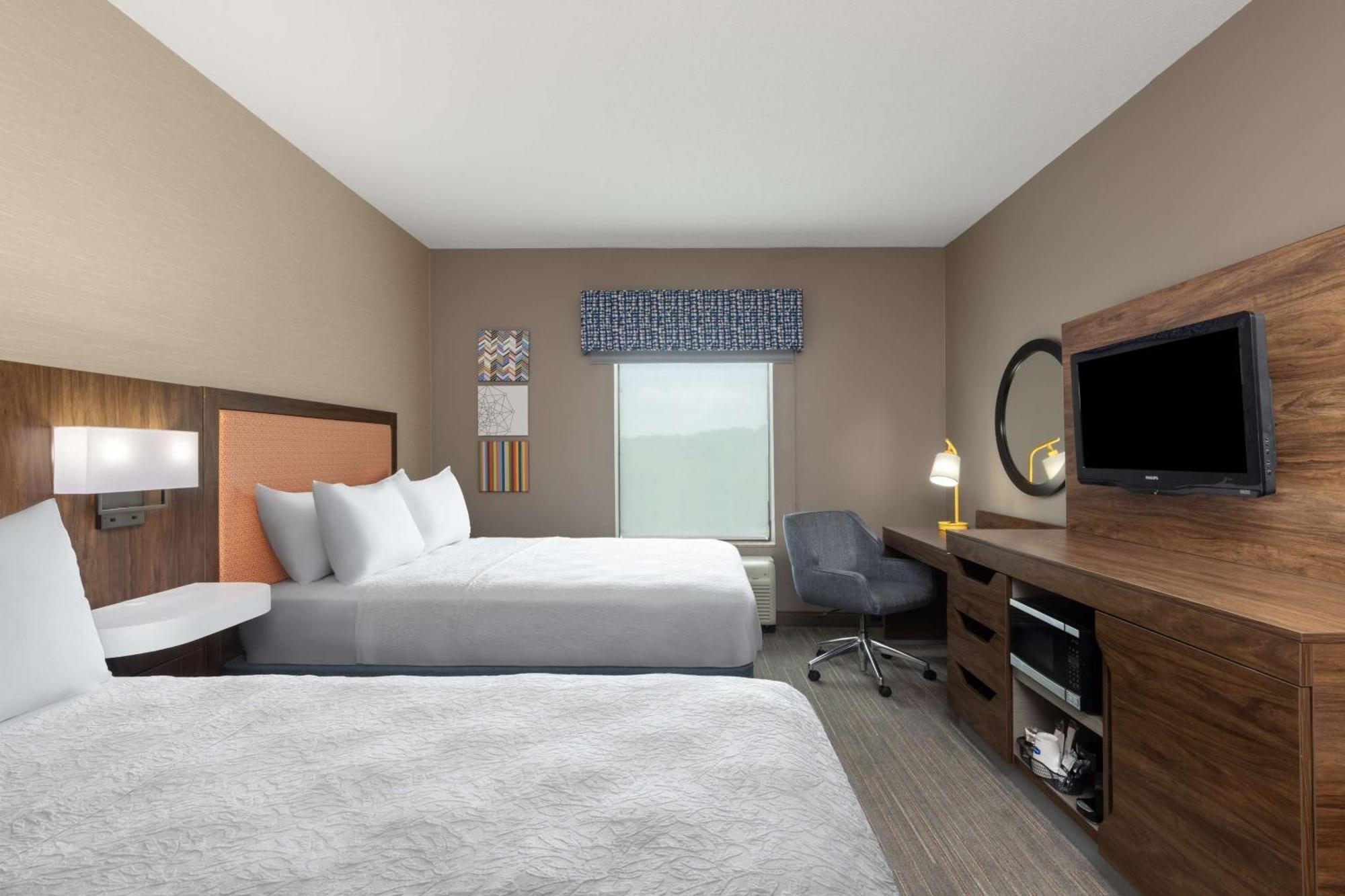 Hampton Inn&Suites Harrisburg Buitenkant foto