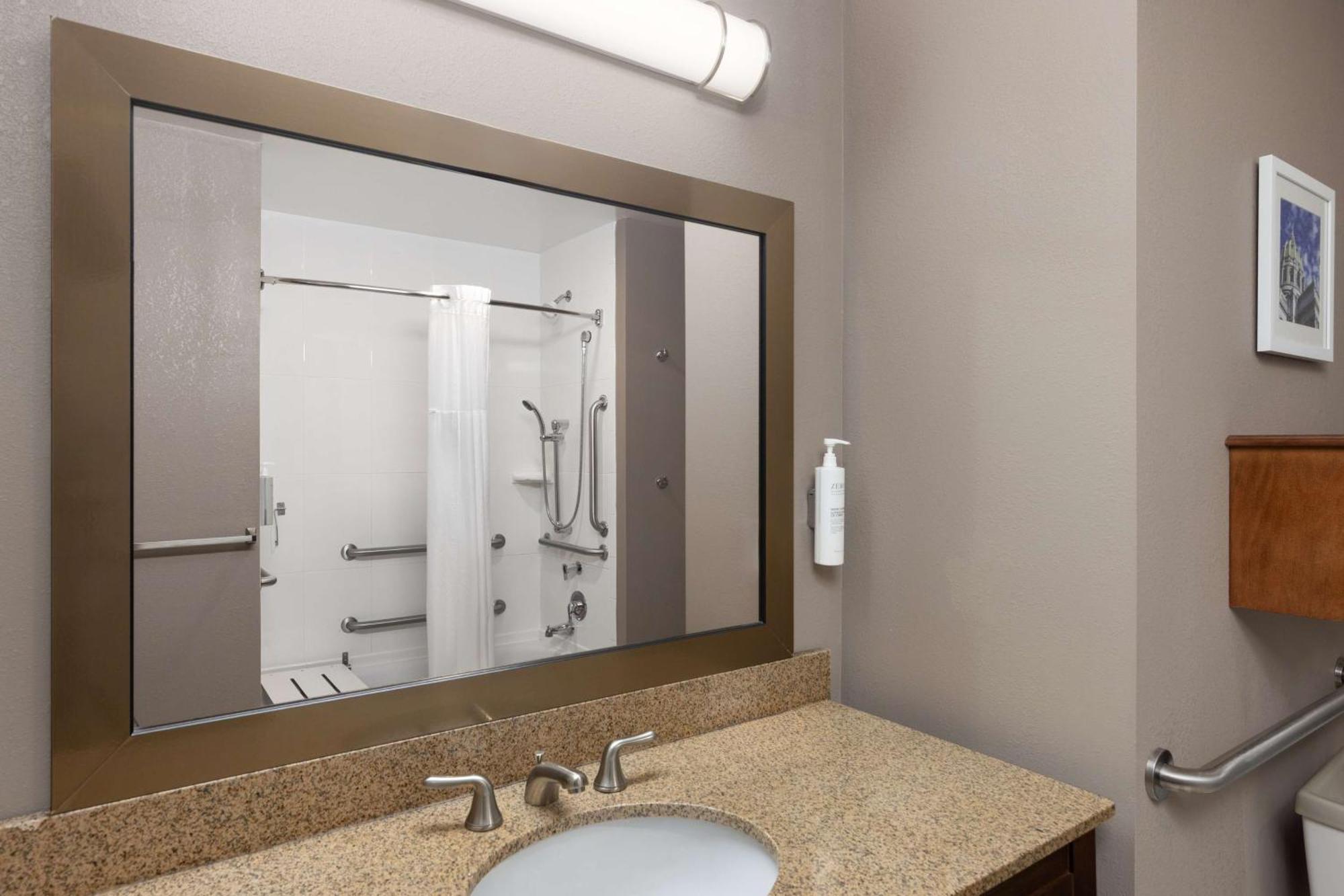 Hampton Inn&Suites Harrisburg Buitenkant foto