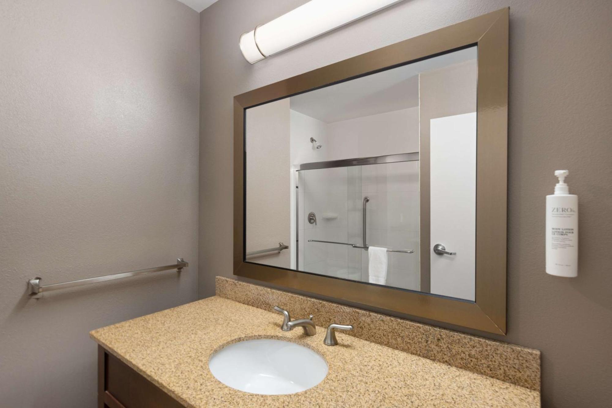Hampton Inn&Suites Harrisburg Buitenkant foto