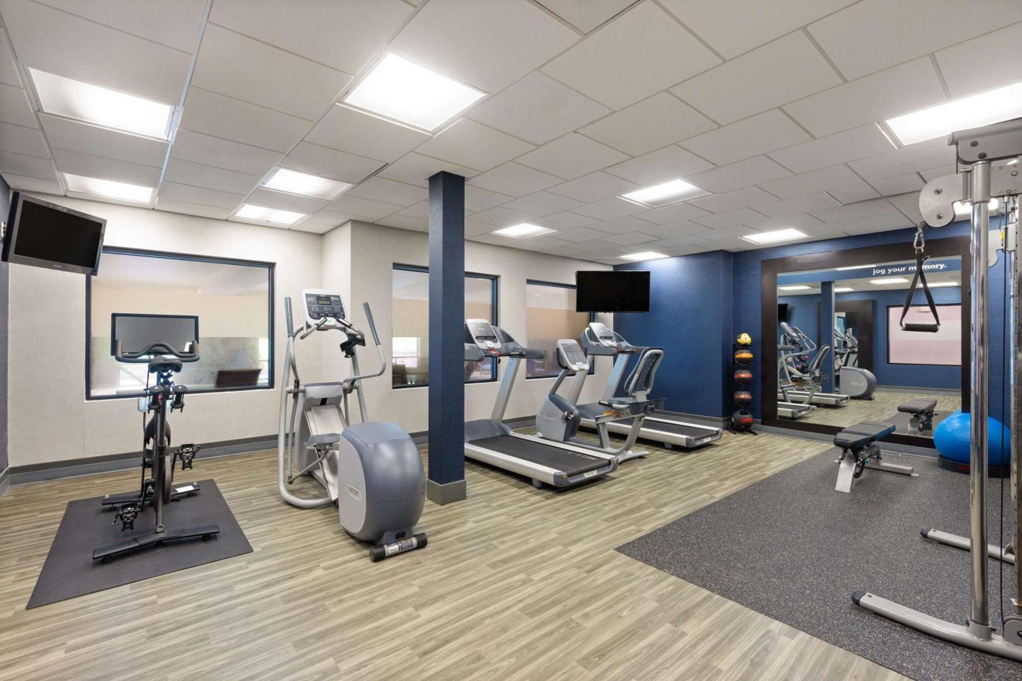 Hampton Inn&Suites Harrisburg Buitenkant foto