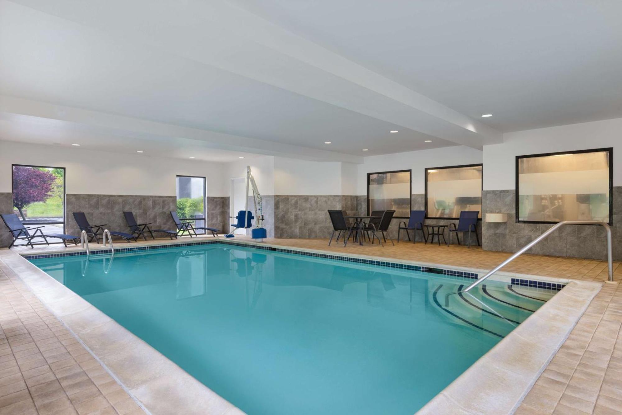 Hampton Inn&Suites Harrisburg Buitenkant foto