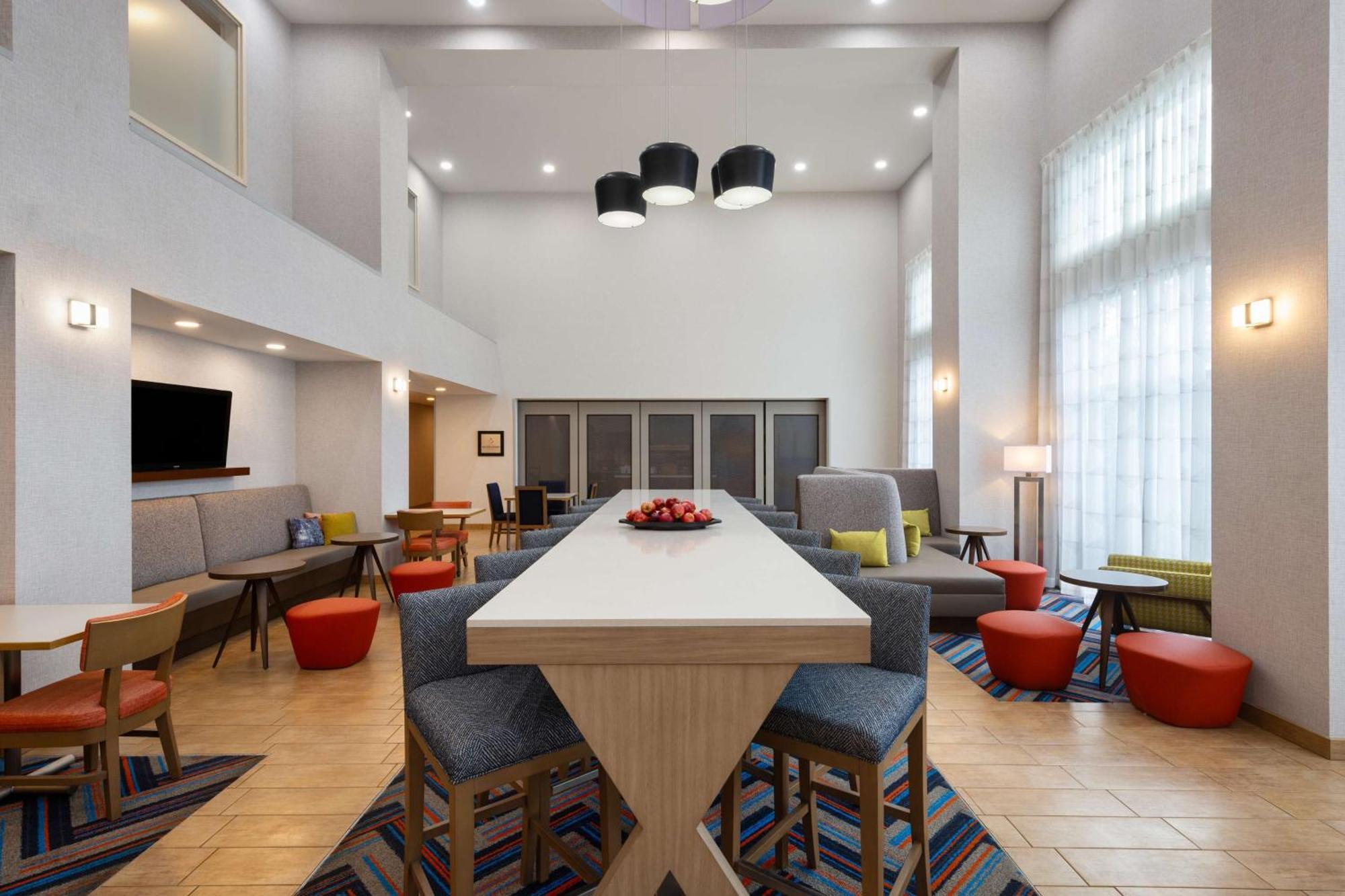 Hampton Inn&Suites Harrisburg Buitenkant foto