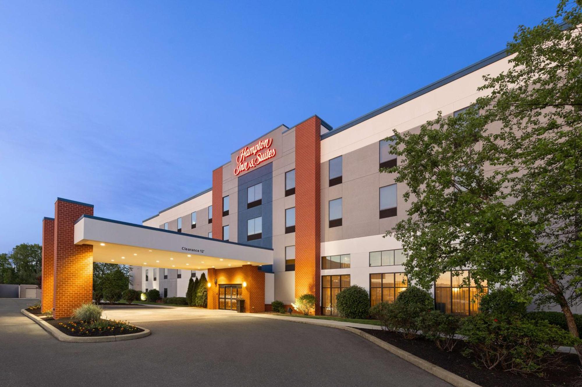 Hampton Inn&Suites Harrisburg Buitenkant foto